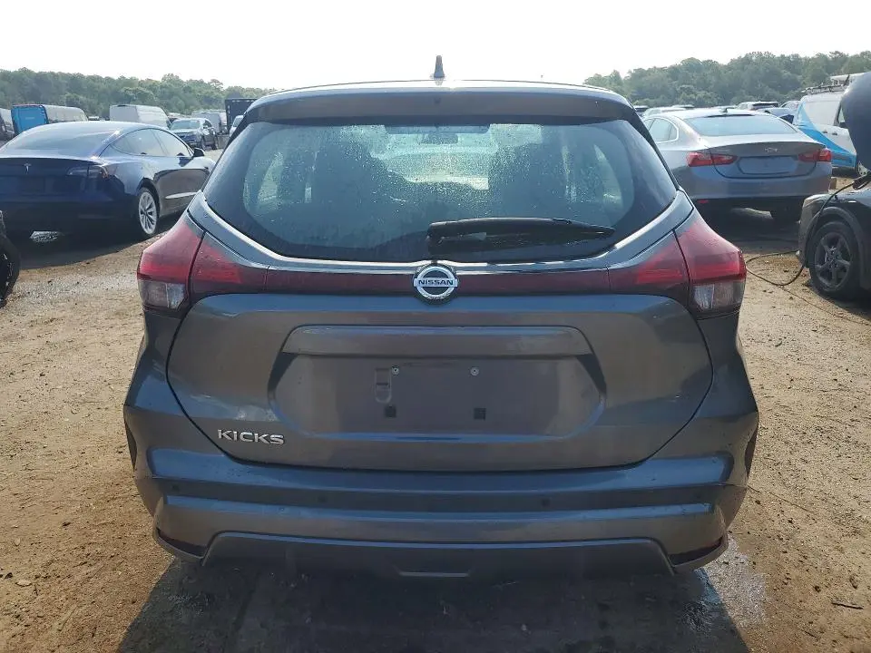 2021 NISSAN KICKS S  