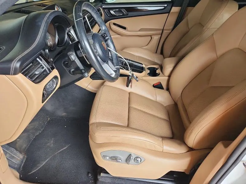 2020 PORSCHE MACAN   