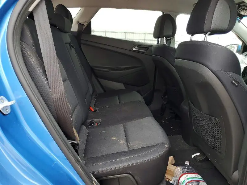 2016 HYUNDAI TUCSON SE  