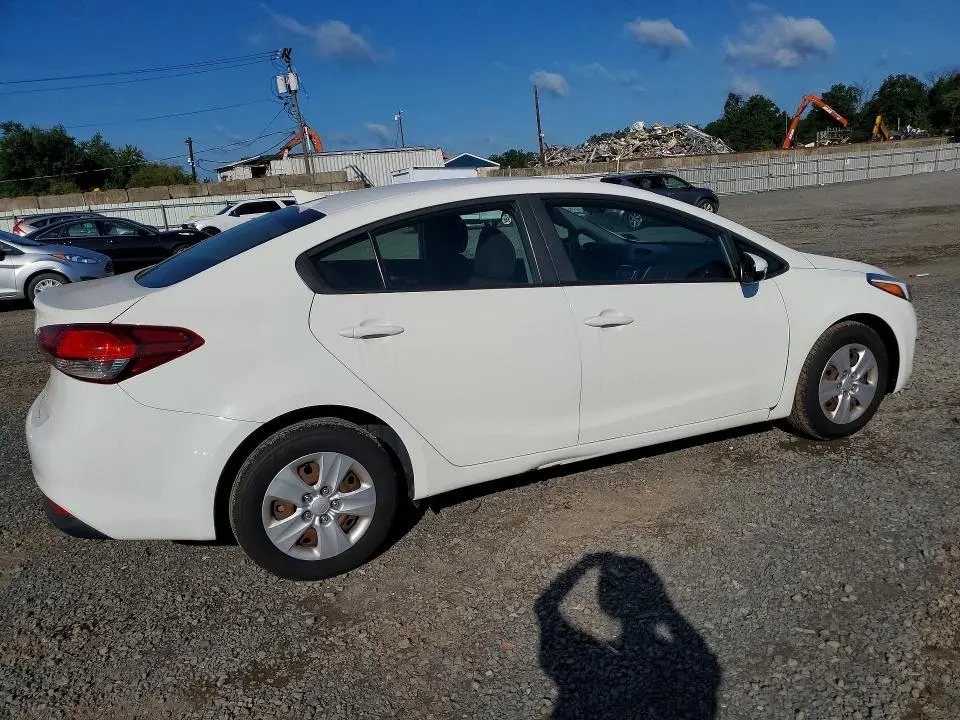 2018 KIA FORTE LX  