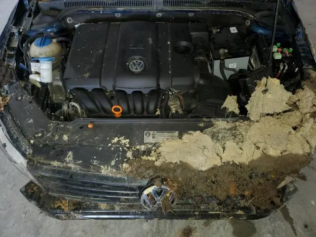 2013 VOLKSWAGEN JETTA SE  