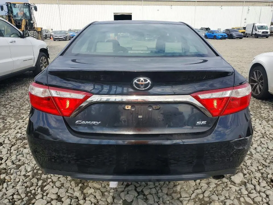 2017 TOYOTA CAMRY SE  