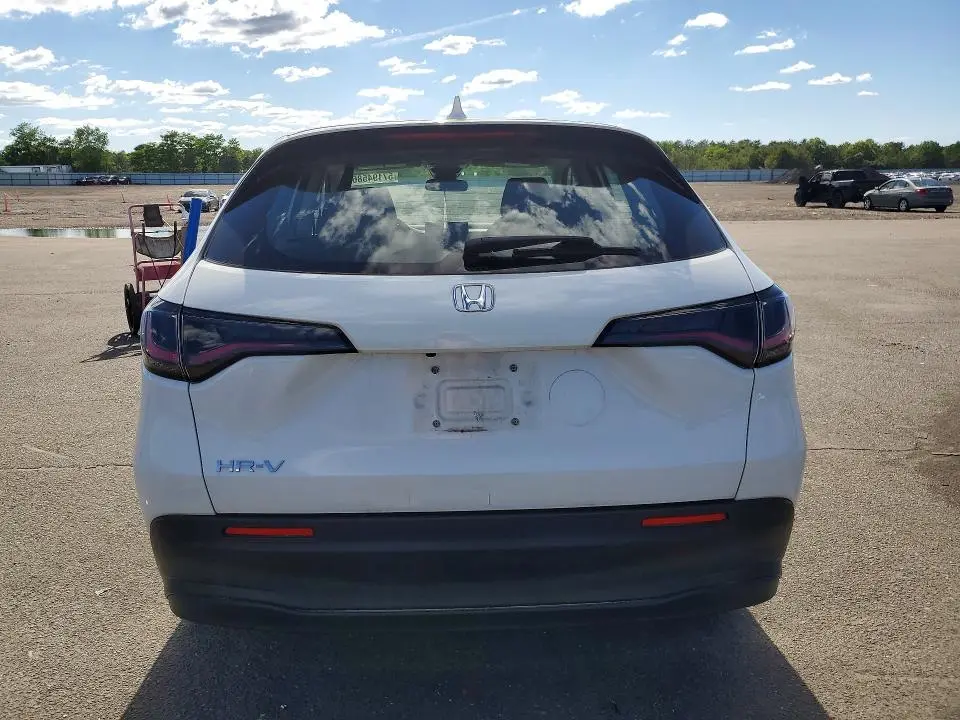 2023 HONDA HR-V LX  