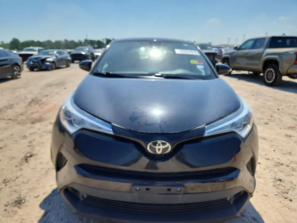 2019 TOYOTA C-HR LE  
