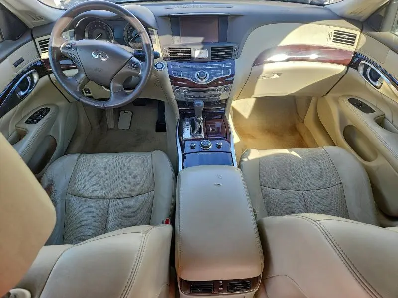 2016 INFINITI Q70L 3.7  