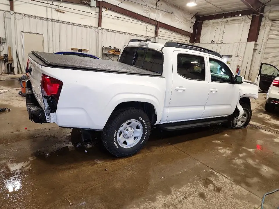 2022 TOYOTA TACOMA SR V6  