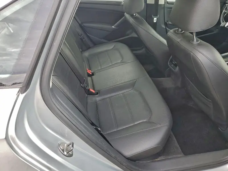 2017 VOLKSWAGEN PASSAT SE  