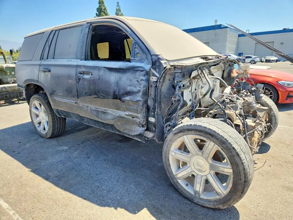 2017 CADILLAC ESCALADE LUXURY  