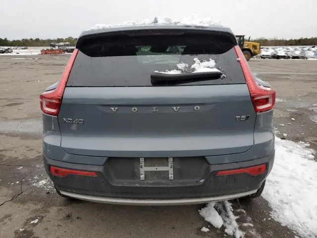 2020 VOLVO XC40 T5 MOMENTUM  