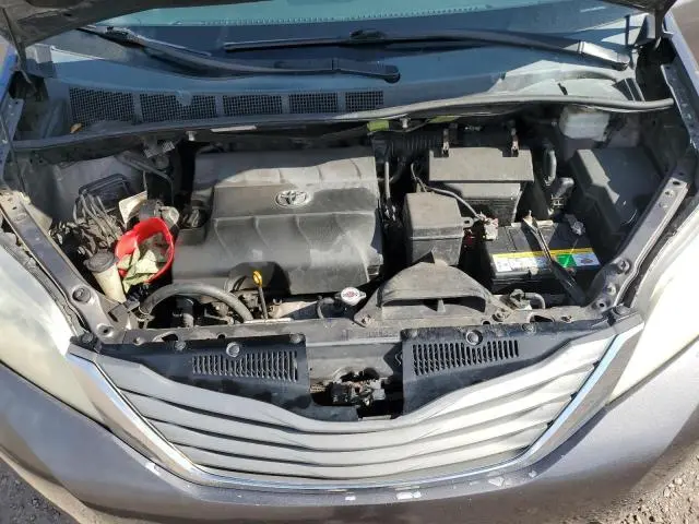 2012 TOYOTA SIENNA XLE  