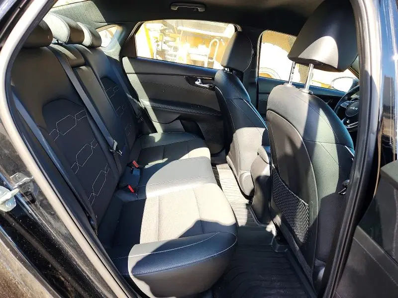 2023 KIA FORTE GT LINE  