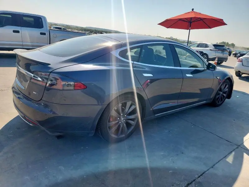 2015 TESLA MODEL S   