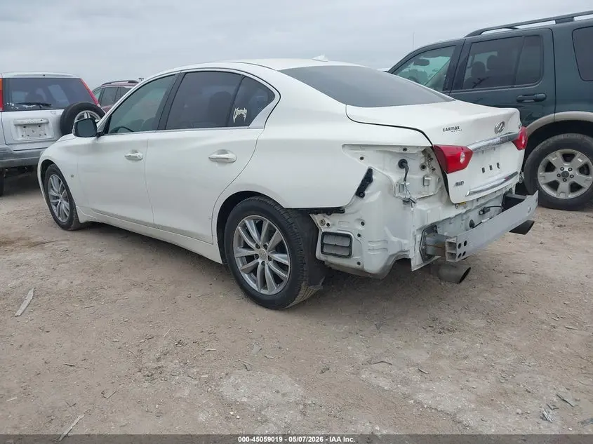 2015 INFINITI Q50  