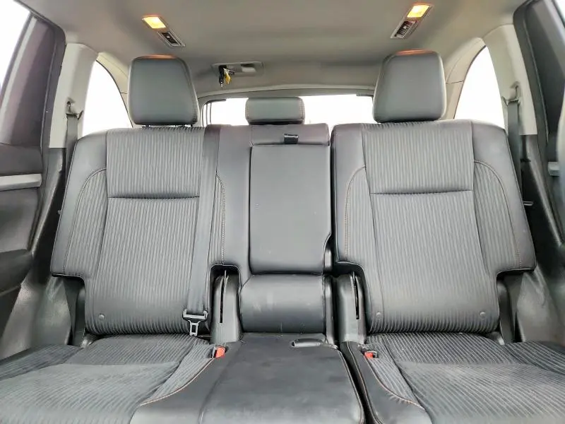 2015 TOYOTA HIGHLANDER LE PLUS  