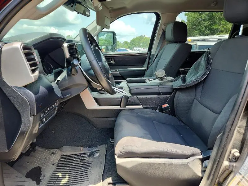 2023 TOYOTA TUNDRA CREWMAX SR5  