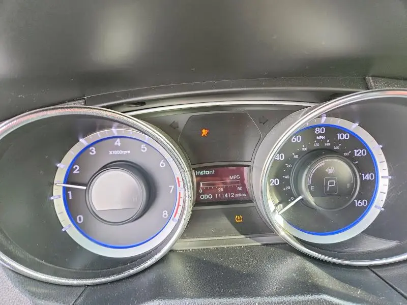 2011 HYUNDAI SONATA SE  