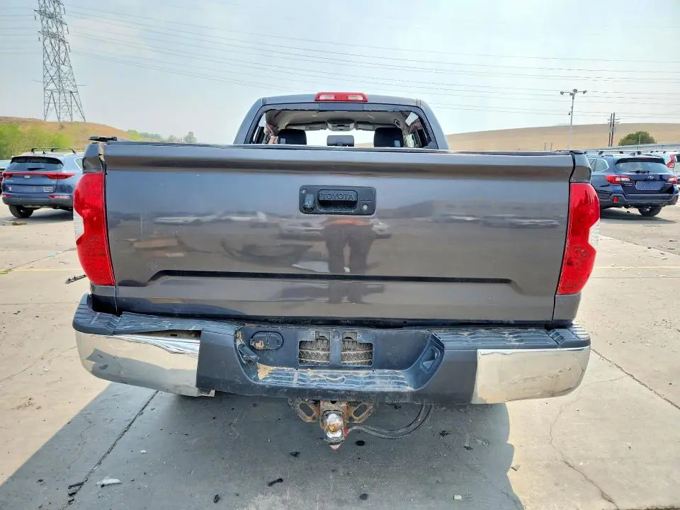 2017 TOYOTA TUNDRA SR5  