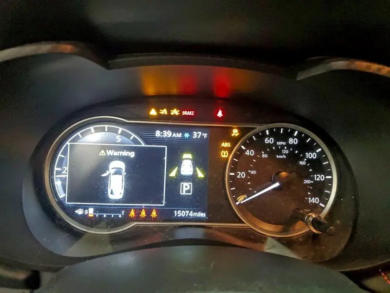 2024 NISSAN VERSA SR  