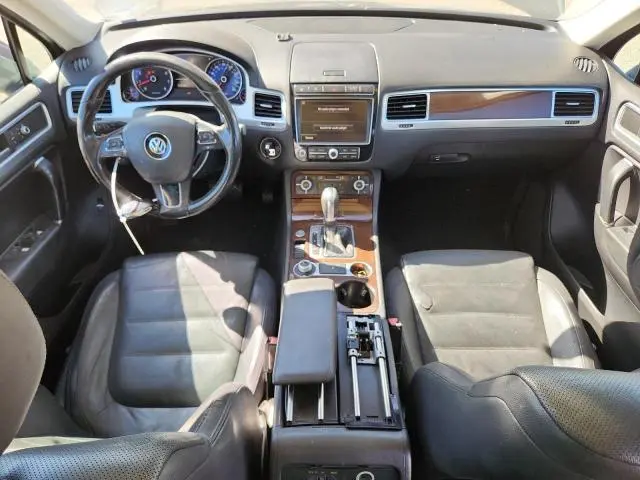2016 VOLKSWAGEN TOUAREG SPORT  