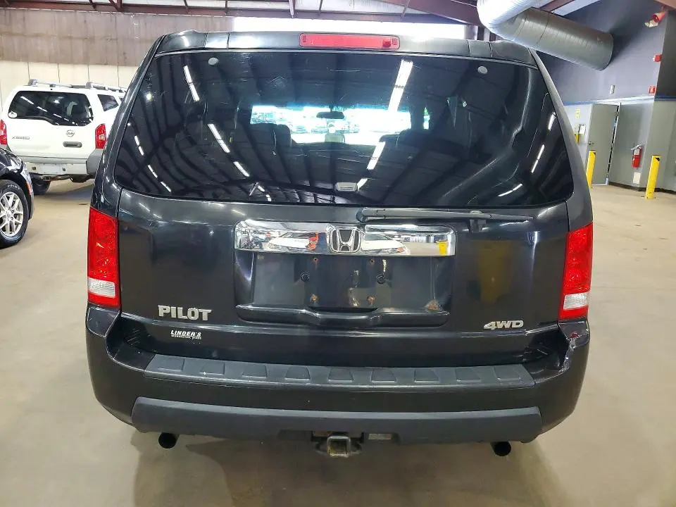 2011 HONDA PILOT LX  