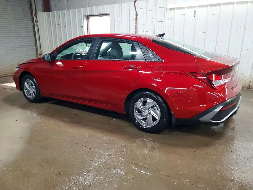2025 HYUNDAI ELANTRA SE  