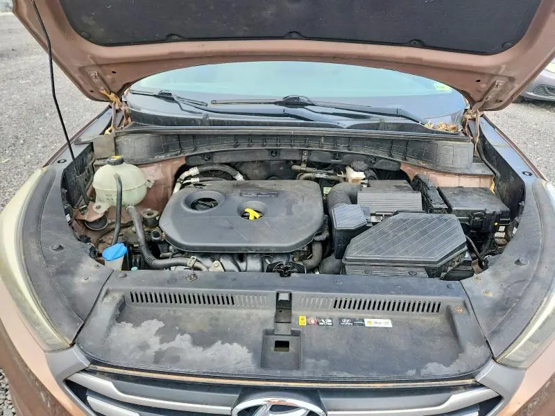 2017 HYUNDAI TUCSON SE  