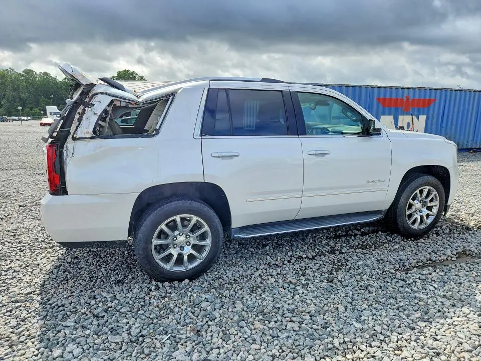 2017 GMC YUKON DENALI  