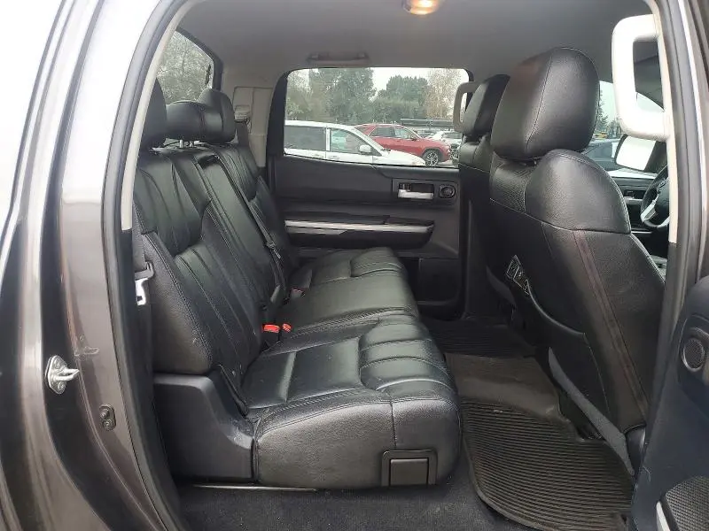 2016 TOYOTA TUNDRA CREWMAX SR5  