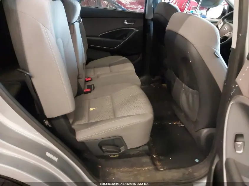 2018 HYUNDAI SANTA FE SE