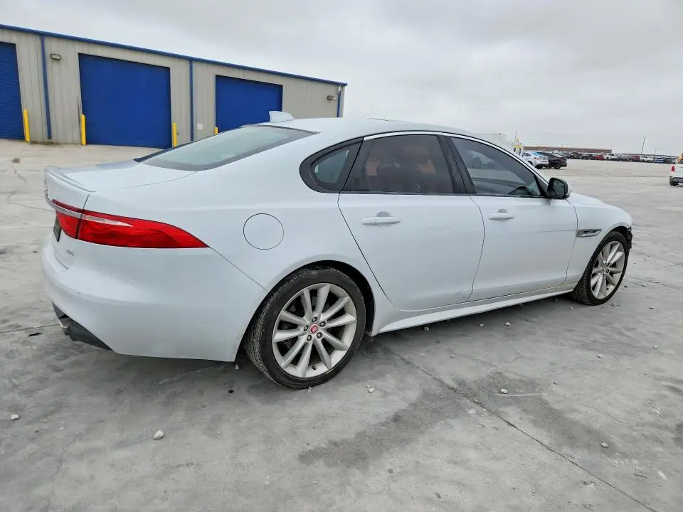 2016 JAGUAR XF R - SPORT  