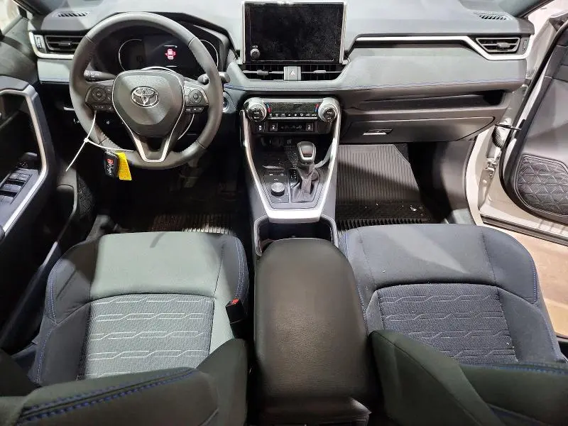2024 TOYOTA RAV4 SE  