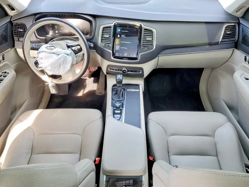 2020 VOLVO XC90 T5 MOMENTUM  