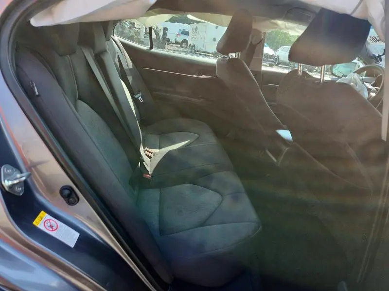 2018 TOYOTA CAMRY LE  