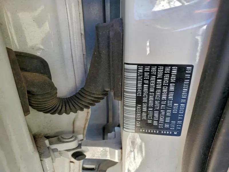 2013 VOLKSWAGEN BEETLE   