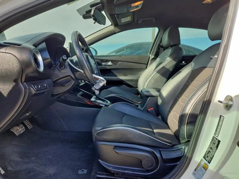 2023 KIA FORTE GT LINE  