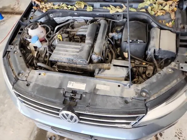 2017 VOLKSWAGEN JETTA SE  