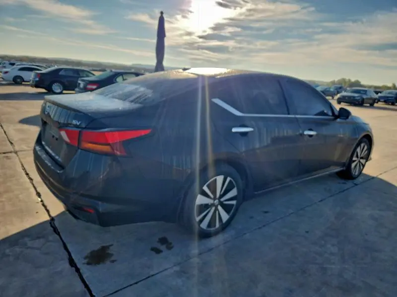 2019 NISSAN ALTIMA SV  