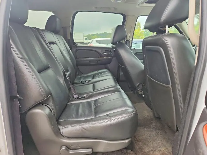 2012 CHEVROLET SUBURBAN K1500 LT  