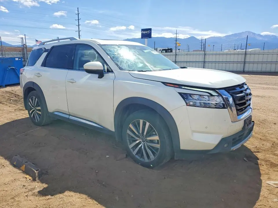2022 NISSAN PATHFINDER PLATINUM  