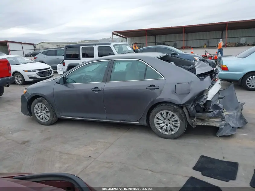2014 TOYOTA CAMRY LE