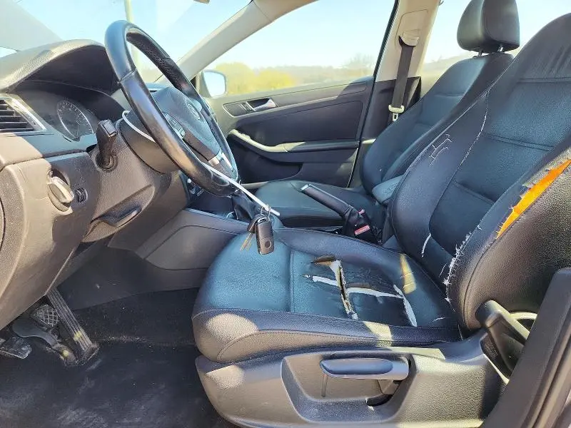 2012 VOLKSWAGEN JETTA SE  