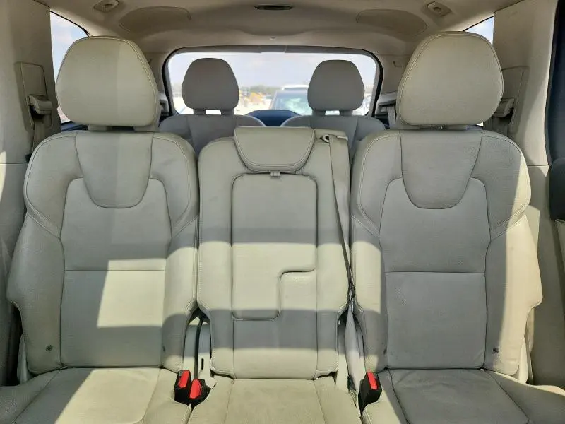 2017 VOLVO XC90 T6