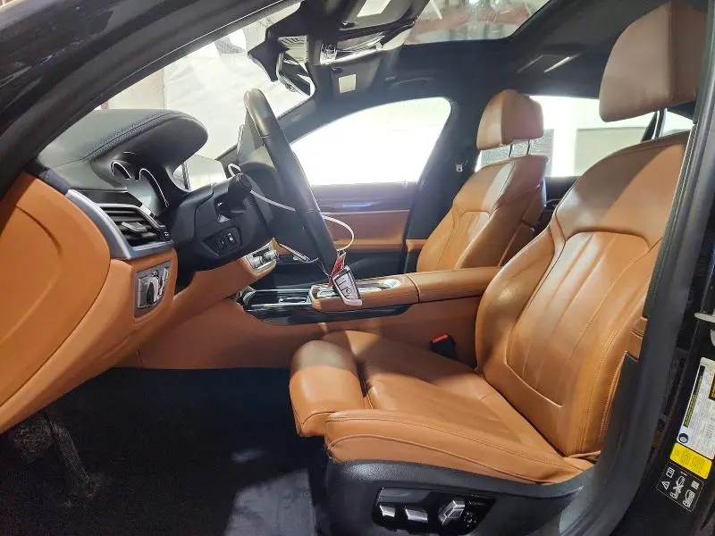 2018 BMW 750 XI  