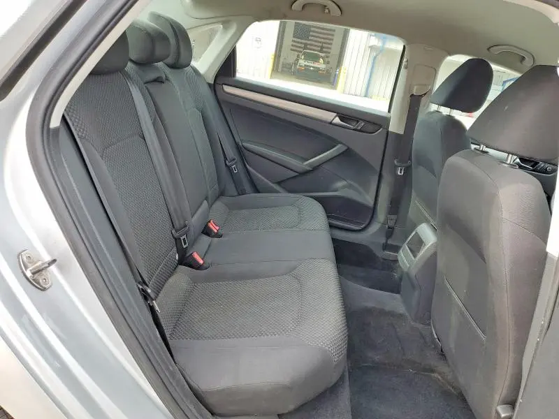 2013 VOLKSWAGEN PASSAT S  