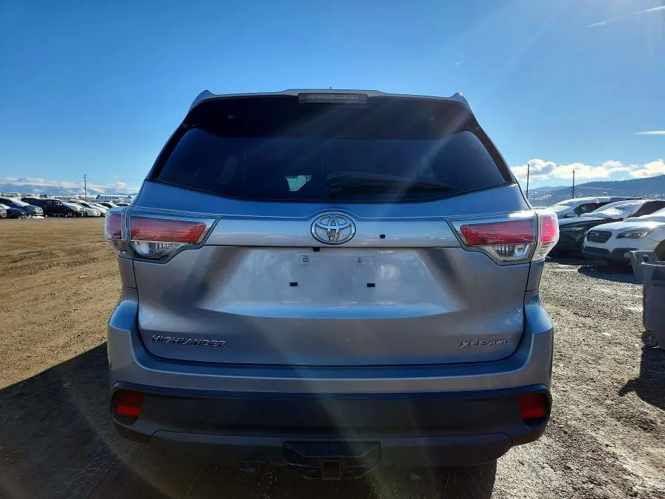 2015 TOYOTA HIGHLANDER XLE  