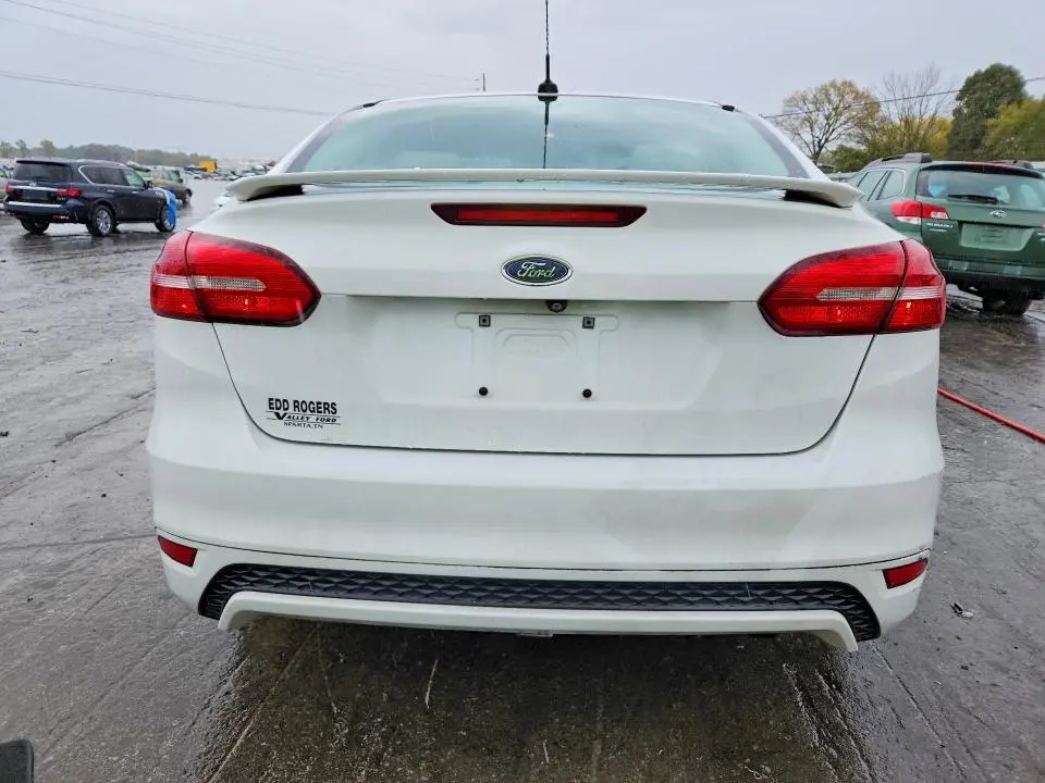 2016 FORD FOCUS SE  