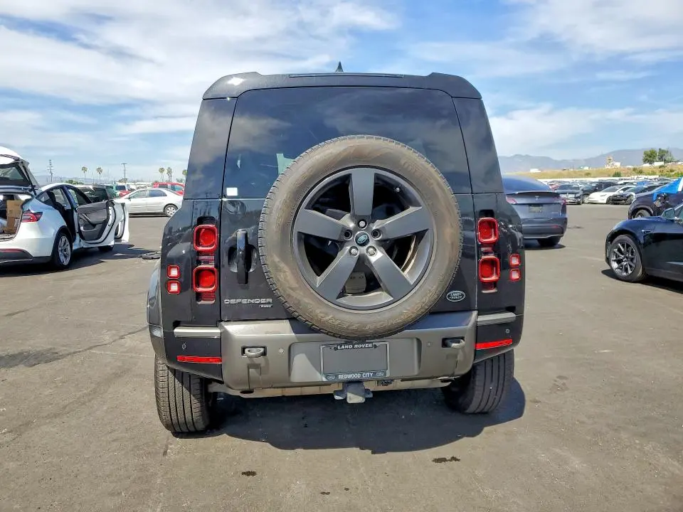 2022 LAND ROVER DEFENDER 110 X-DYNAMIC SE  