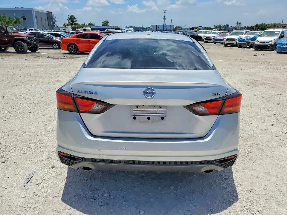 2019 NISSAN ALTIMA SR  