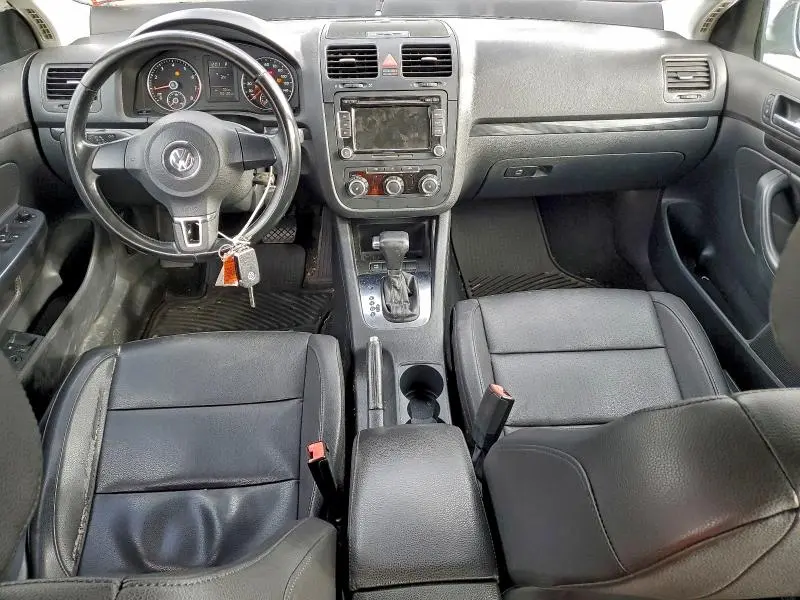 2010 VOLKSWAGEN JETTA SE  