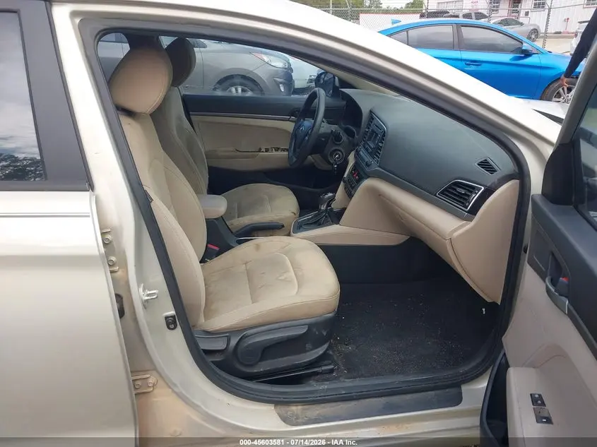 2017 HYUNDAI ELANTRA SE